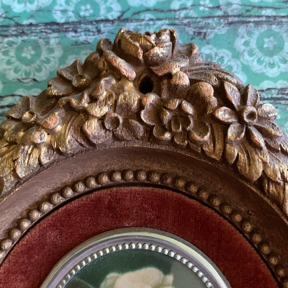 Vintage Set of Two Wooden Cameo Creation Framed Art of Victorian Ladies ❤️ - Picture 5 of 6